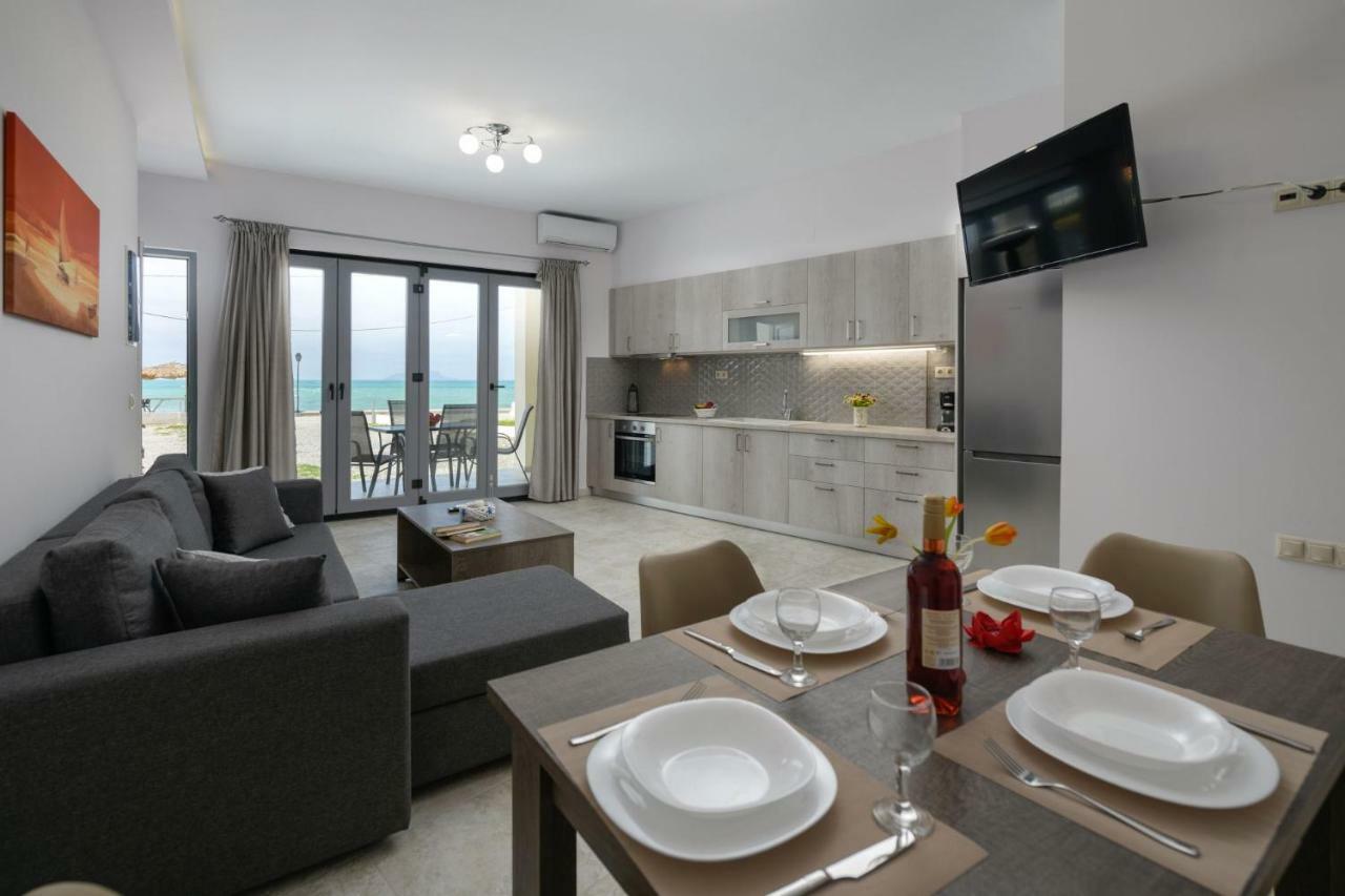 Coral Sea Apartment Kokkinos Pirgos Esterno foto
