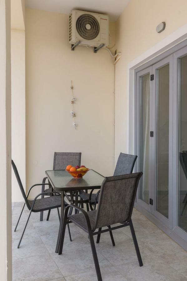 Coral Sea Apartment Kokkinos Pirgos Esterno foto