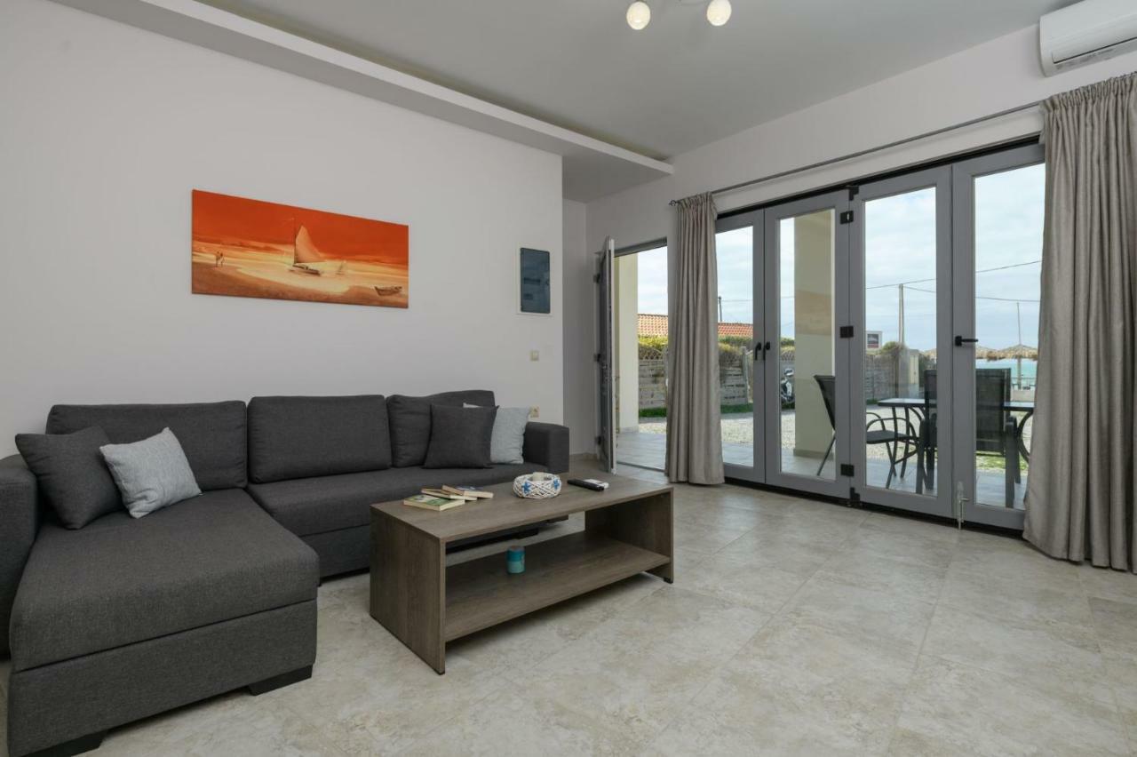 Coral Sea Apartment Kokkinos Pirgos Esterno foto