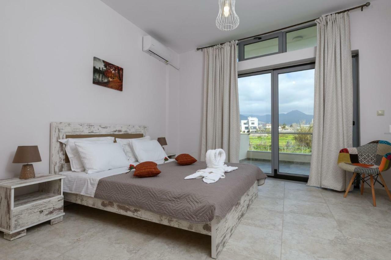 Coral Sea Apartment Kokkinos Pirgos Esterno foto